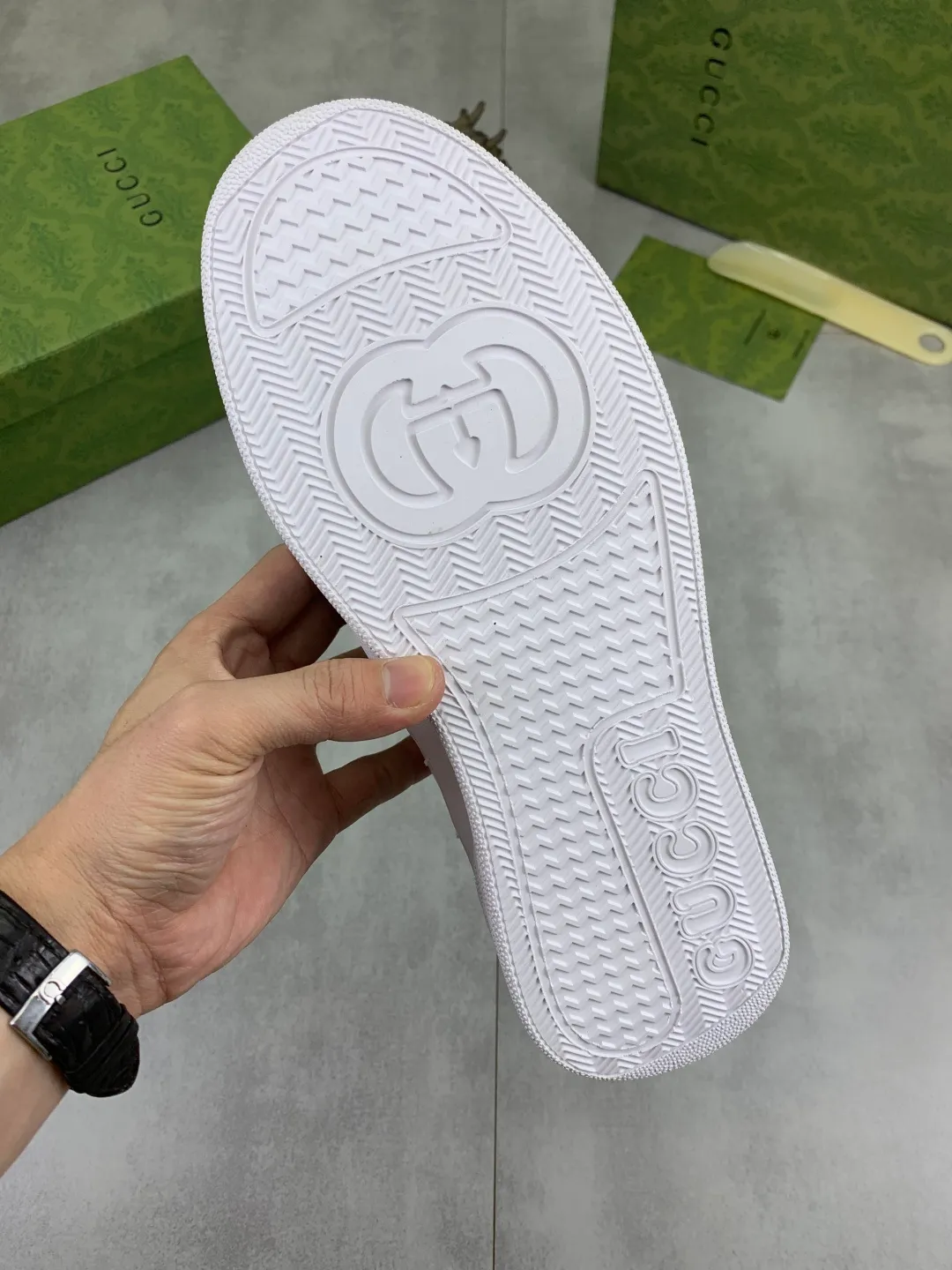 Men's shoes 💰P400💰【New model】 🆘 The latest model from Gucci official website 🎁 Classic casual and fashionable men's shoes 👟 Hot model 💥 Simple and elegant style, exclusive for trendy men. Unique latest brand elements from the official website 👑 Original Gucci decoration, fashionable and generous, made of original soft calfskin fabric ➕ Comfortable soft pigskin lining ✅Wear-resistant rubber outsole specified on the official website_Full elasticity, classic model taken in real life🎬Color: 5️⃣colors available😍Number: 38-44 (45 46 customized)